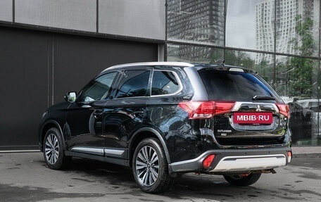 Mitsubishi Outlander III рестайлинг 3, 2020 год, 2 260 000 рублей, 6 фотография