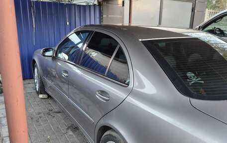 Mercedes-Benz E-Класс, 2003 год, 870 000 рублей, 3 фотография