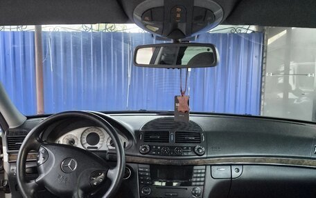 Mercedes-Benz E-Класс, 2003 год, 870 000 рублей, 21 фотография