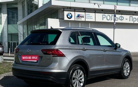 Volkswagen Tiguan II, 2017 год, 2 419 000 рублей, 5 фотография
