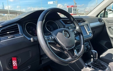 Volkswagen Tiguan II, 2017 год, 2 419 000 рублей, 13 фотография