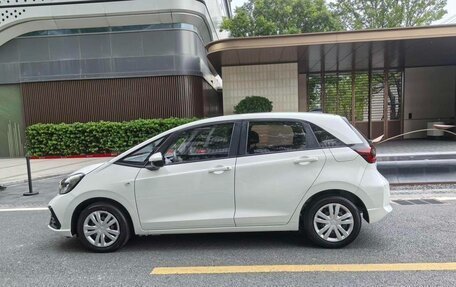 Honda Fit, 2022 год, 1 300 000 рублей, 3 фотография