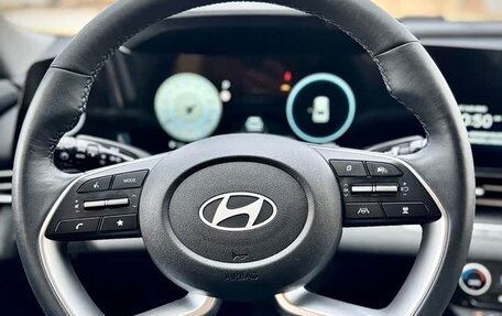 Hyundai Elantra, 2023 год, 1 350 000 рублей, 12 фотография
