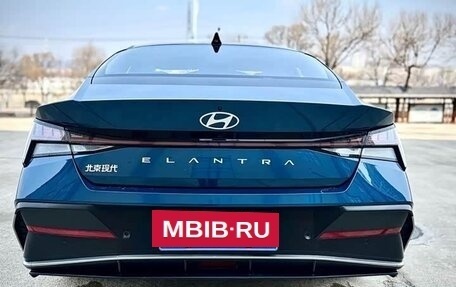 Hyundai Elantra, 2023 год, 1 350 000 рублей, 5 фотография