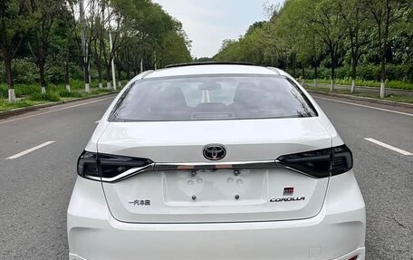 Toyota Corolla, 2022 год, 1 300 000 рублей, 5 фотография