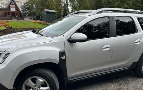 Renault Duster, 2022 год, 1 850 000 рублей, 2 фотография