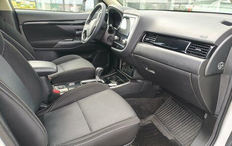 Mitsubishi Outlander III рестайлинг 3, 2020 год, 1 979 000 рублей, 7 фотография
