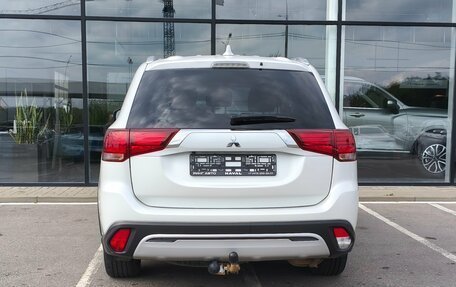 Mitsubishi Outlander III рестайлинг 3, 2020 год, 1 979 000 рублей, 5 фотография