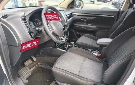Mitsubishi Outlander III рестайлинг 3, 2020 год, 1 979 000 рублей, 8 фотография