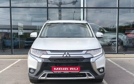 Mitsubishi Outlander III рестайлинг 3, 2020 год, 1 979 000 рублей, 3 фотография