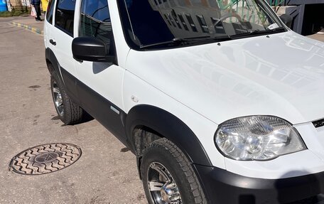 Chevrolet Niva I рестайлинг, 2015 год, 600 000 рублей, 2 фотография