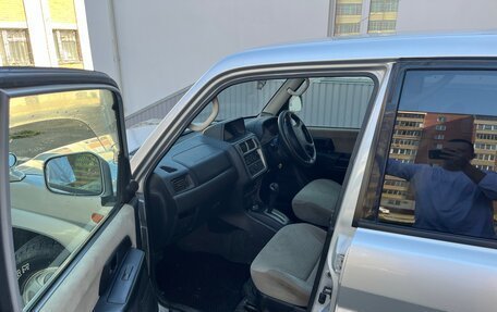 Mitsubishi Pajero iO, 2002 год, 425 000 рублей, 3 фотография