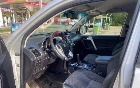 Toyota Land Cruiser Prado 150 рестайлинг 2, 2014 год, 3 500 000 рублей, 13 фотография