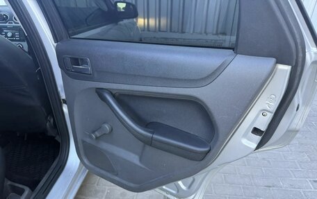 Ford Focus II рестайлинг, 2005 год, 359 000 рублей, 19 фотография
