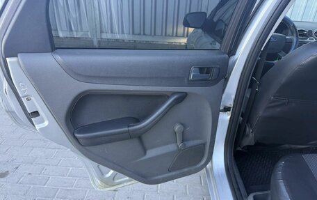 Ford Focus II рестайлинг, 2005 год, 359 000 рублей, 17 фотография