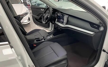 Skoda Octavia IV, 2023 год, 2 200 000 рублей, 9 фотография