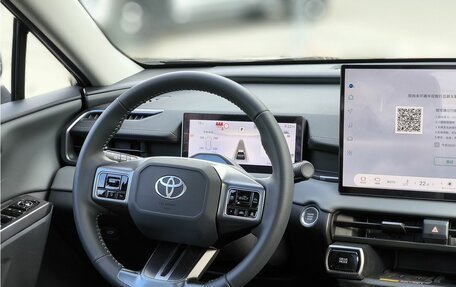 Toyota RAV4, 2026 год, 4 550 000 рублей, 18 фотография