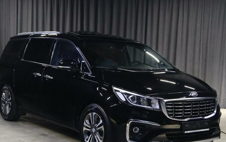 KIA Carnival III, 2018 год, 2 349 000 рублей, 3 фотография