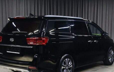 KIA Carnival III, 2018 год, 2 349 000 рублей, 2 фотография