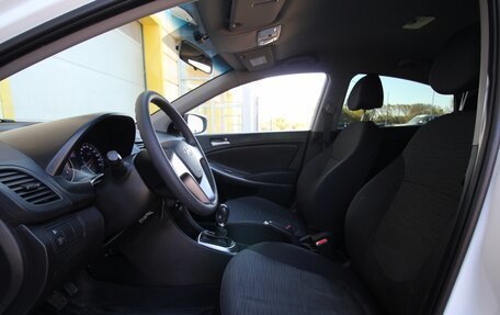 Hyundai Solaris II рестайлинг, 2016 год, 945 000 рублей, 12 фотография