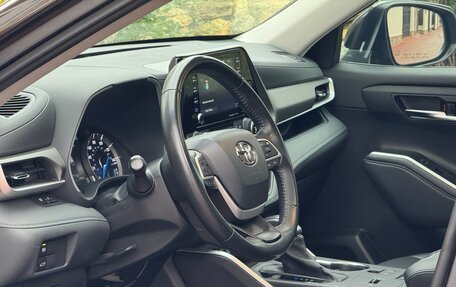 Toyota Highlander, 2022 год, 3 990 000 рублей, 15 фотография