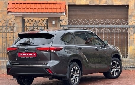 Toyota Highlander, 2022 год, 3 990 000 рублей, 11 фотография