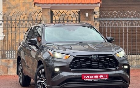 Toyota Highlander, 2022 год, 3 990 000 рублей, 6 фотография