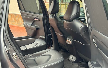 Toyota Highlander, 2022 год, 3 990 000 рублей, 27 фотография