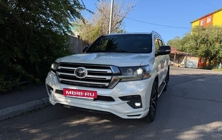 Toyota Land Cruiser 200, 2017 год, 6 900 000 рублей, 3 фотография