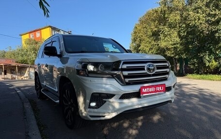 Toyota Land Cruiser 200, 2017 год, 6 900 000 рублей, 5 фотография
