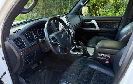 Toyota Land Cruiser 200, 2017 год, 6 900 000 рублей, 9 фотография