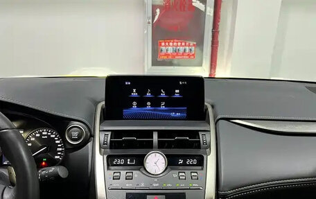Lexus NX I, 2018 год, 2 585 000 рублей, 14 фотография
