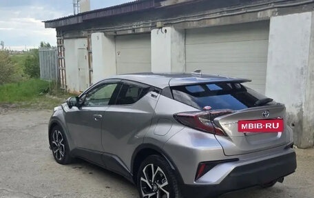 Toyota C-HR I рестайлинг, 2017 год, 1 780 000 рублей, 6 фотография
