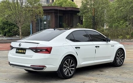 Skoda Superb, 2023 год, 3 788 020 рублей, 3 фотография