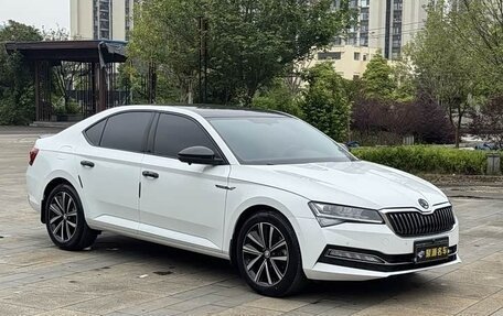 Skoda Superb, 2023 год, 3 788 020 рублей, 5 фотография