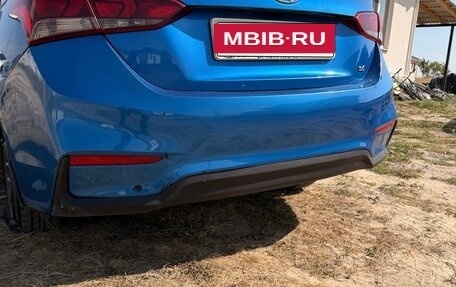 Hyundai Solaris II рестайлинг, 2017 год, 1 000 000 рублей, 2 фотография