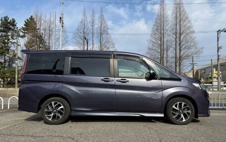 Honda Stepwgn IV, 2021 год, 1 990 000 рублей, 5 фотография