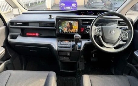 Honda Stepwgn IV, 2021 год, 1 990 000 рублей, 11 фотография