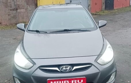 Hyundai Solaris II рестайлинг, 2012 год, 650 000 рублей, 1 фотография