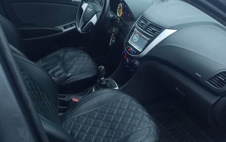 Hyundai Solaris II рестайлинг, 2012 год, 650 000 рублей, 5 фотография