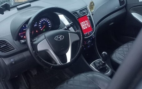 Hyundai Solaris II рестайлинг, 2012 год, 650 000 рублей, 6 фотография