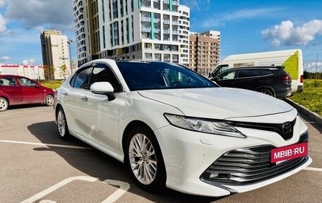 Toyota Camry, 2020 год, 2 500 000 рублей, 2 фотография