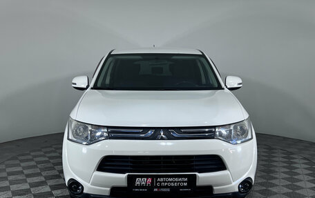 Mitsubishi Outlander III рестайлинг 3, 2013 год, 1 350 000 рублей, 2 фотография