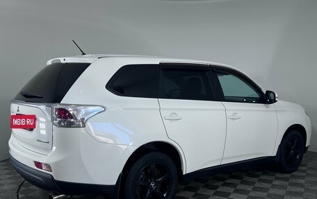 Mitsubishi Outlander III рестайлинг 3, 2013 год, 1 350 000 рублей, 4 фотография