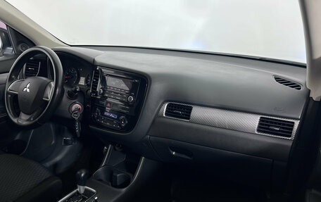 Mitsubishi Outlander III рестайлинг 3, 2013 год, 1 350 000 рублей, 10 фотография