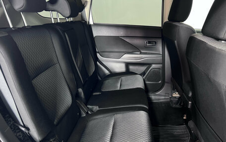 Mitsubishi Outlander III рестайлинг 3, 2013 год, 1 350 000 рублей, 14 фотография