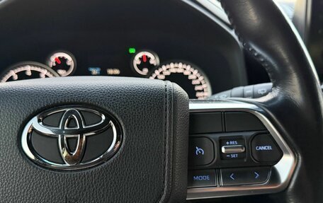 Toyota Land Cruiser, 2022 год, 8 990 000 рублей, 25 фотография