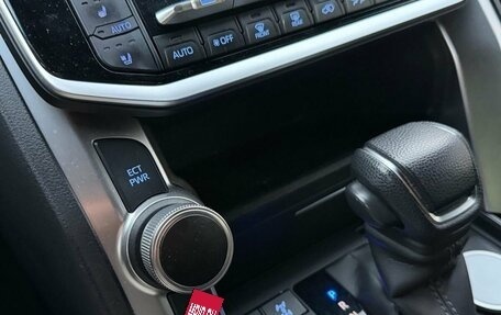 Toyota Land Cruiser, 2022 год, 8 990 000 рублей, 23 фотография
