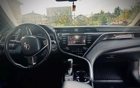 Toyota Camry, 2020 год, 2 800 000 рублей, 3 фотография