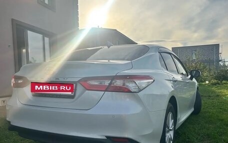 Toyota Camry, 2020 год, 2 800 000 рублей, 2 фотография